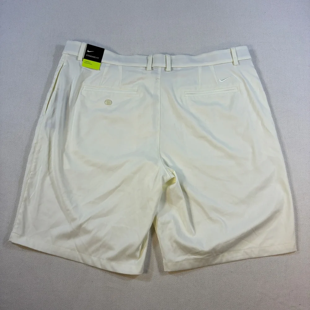 Nike‎ Dri-FIT Shorts Men's 40 White Golf Standard Fit Flat Front Athletic Casual